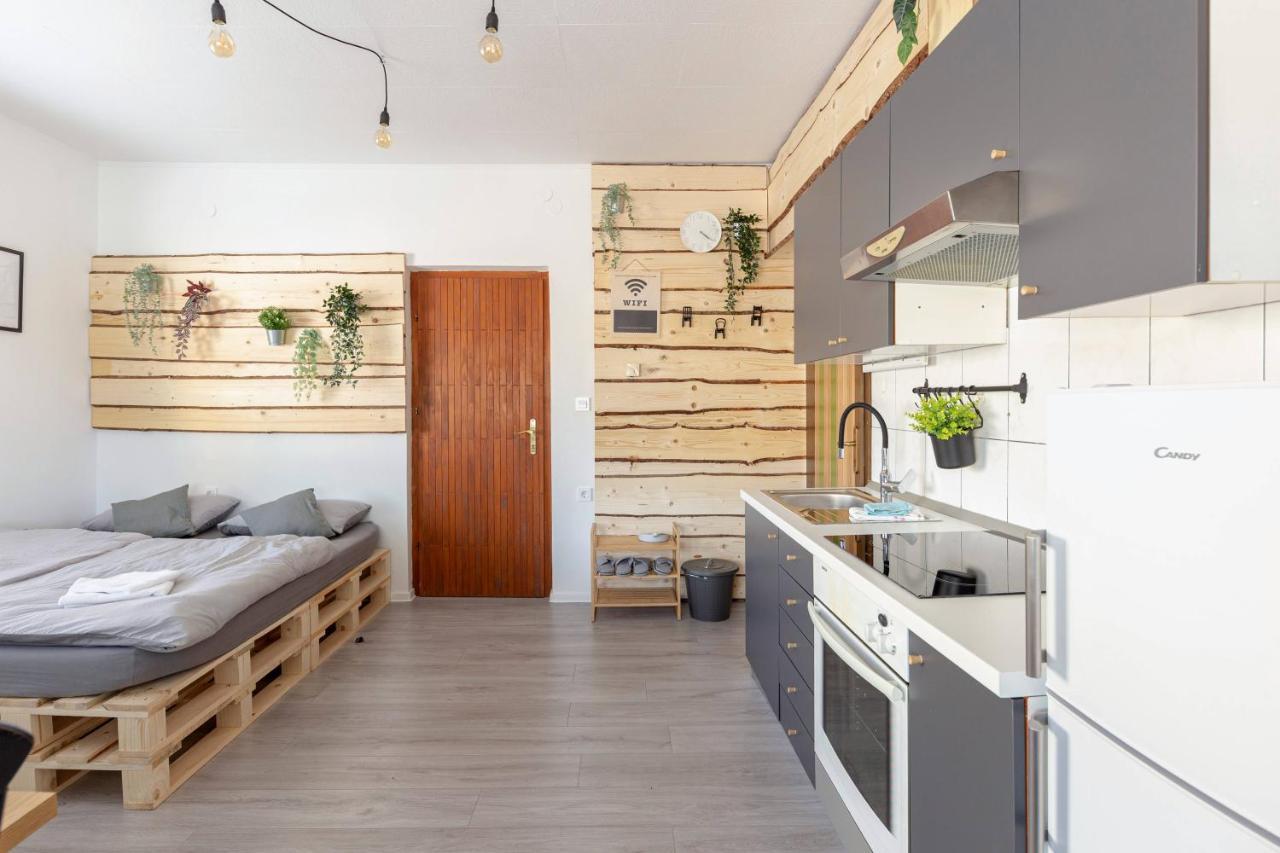 Apartments Keber リュブリャナ エクステリア 写真