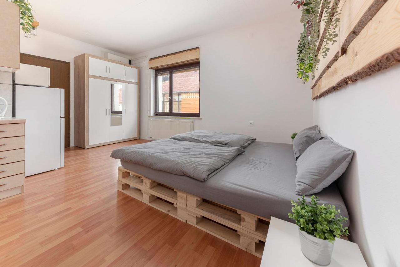 Apartments Keber リュブリャナ エクステリア 写真